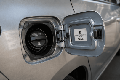 Что делать если не открывается лючок бензобака авто?
